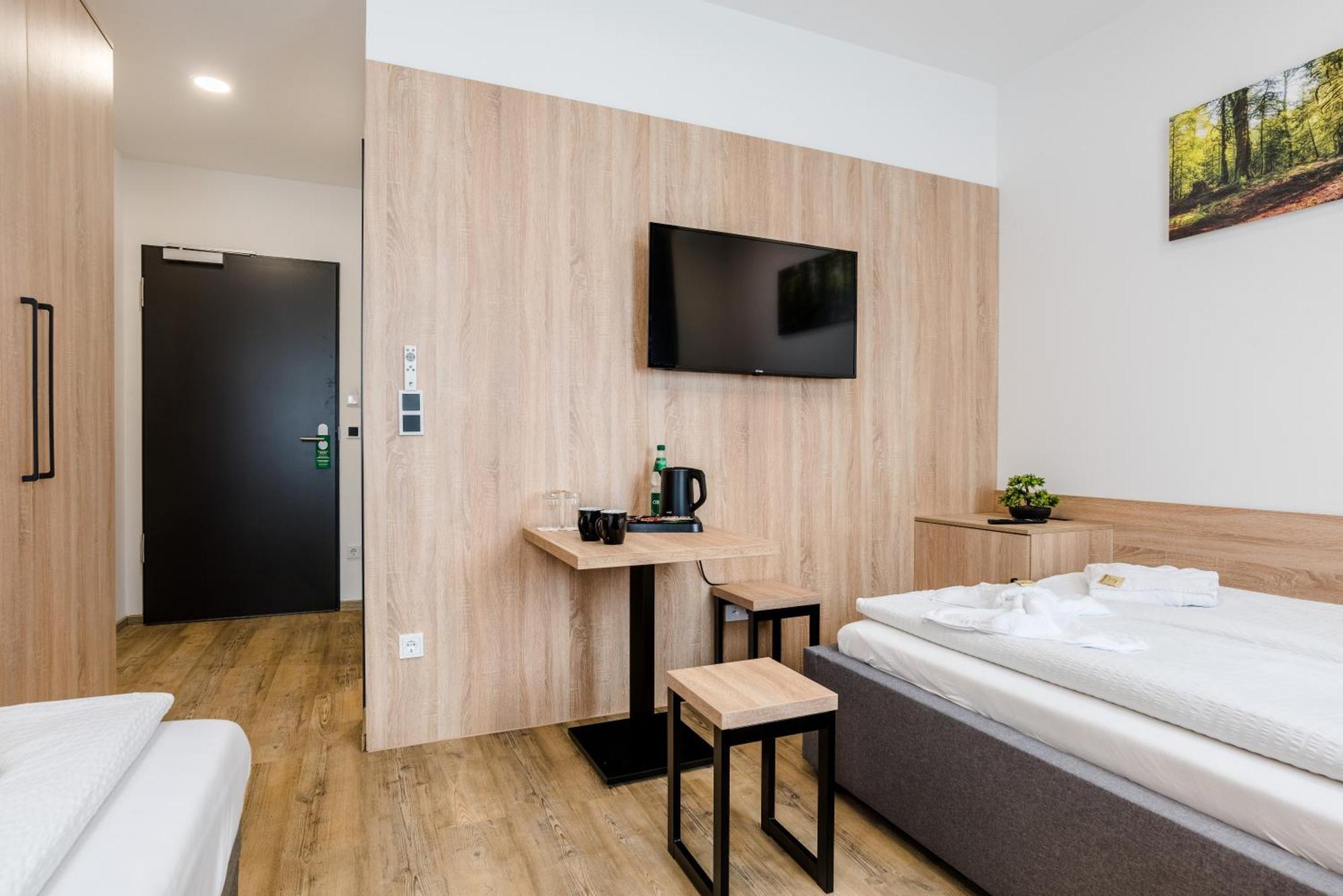 Hotel Montenegro Wormacja Zewnętrze zdjęcie