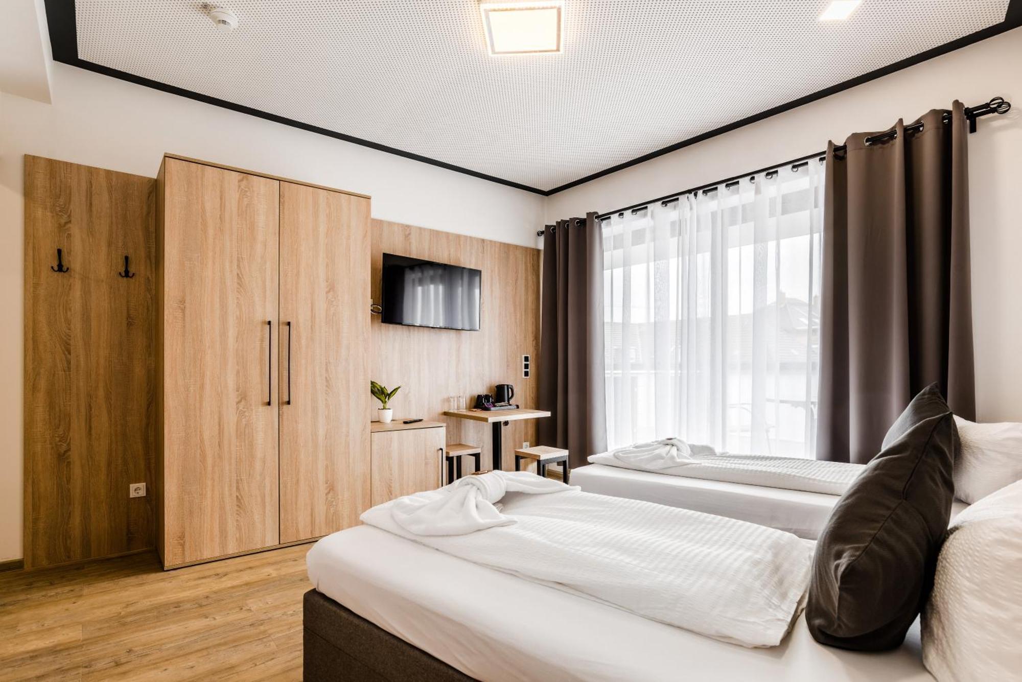 Hotel Montenegro Wormacja Zewnętrze zdjęcie