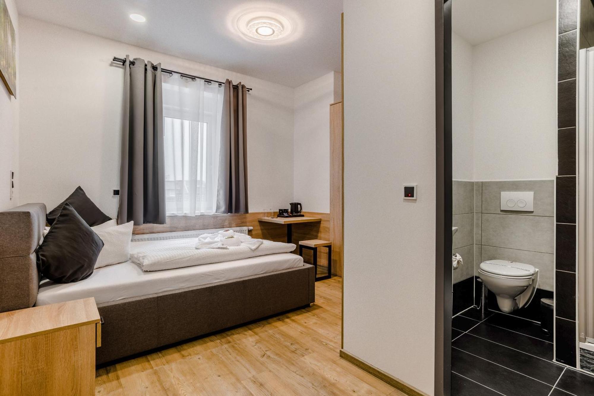 Hotel Montenegro Wormacja Zewnętrze zdjęcie