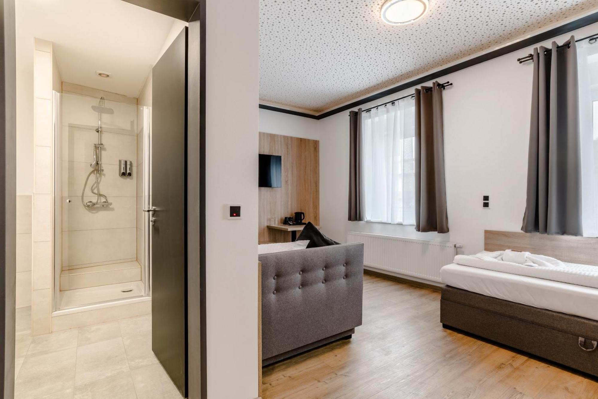 Hotel Montenegro Wormacja Zewnętrze zdjęcie