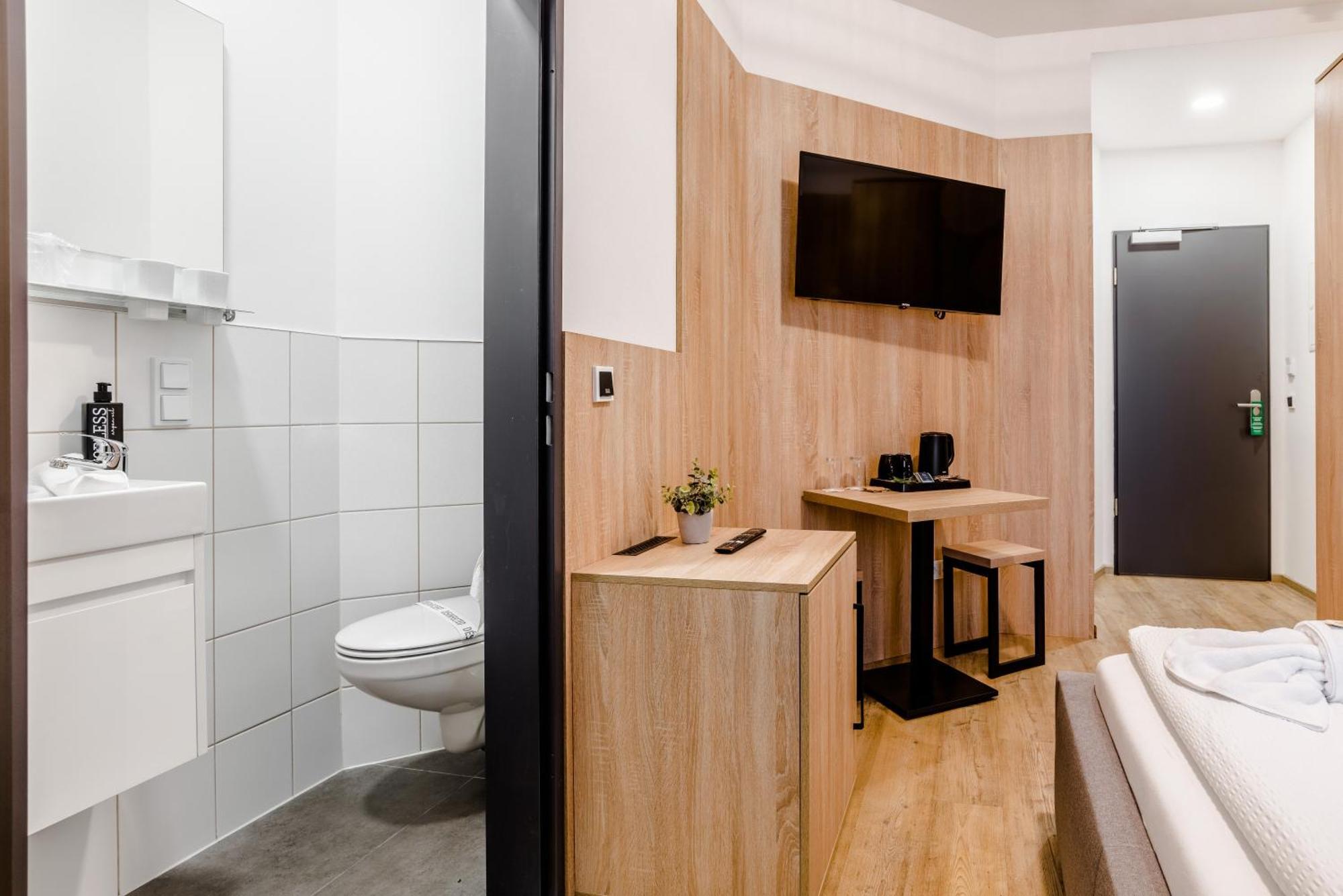 Hotel Montenegro Wormacja Zewnętrze zdjęcie