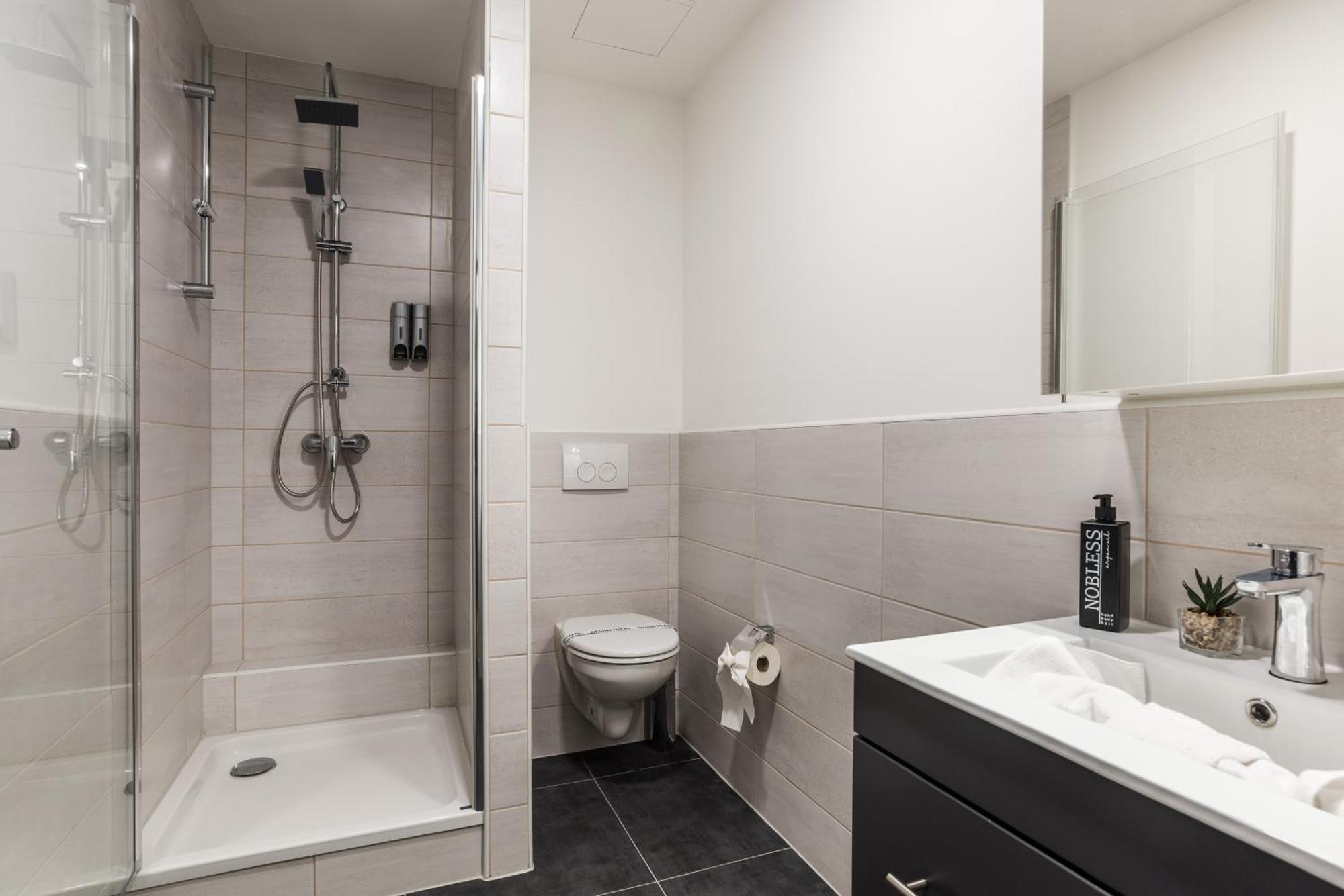 Hotel Montenegro Wormacja Zewnętrze zdjęcie