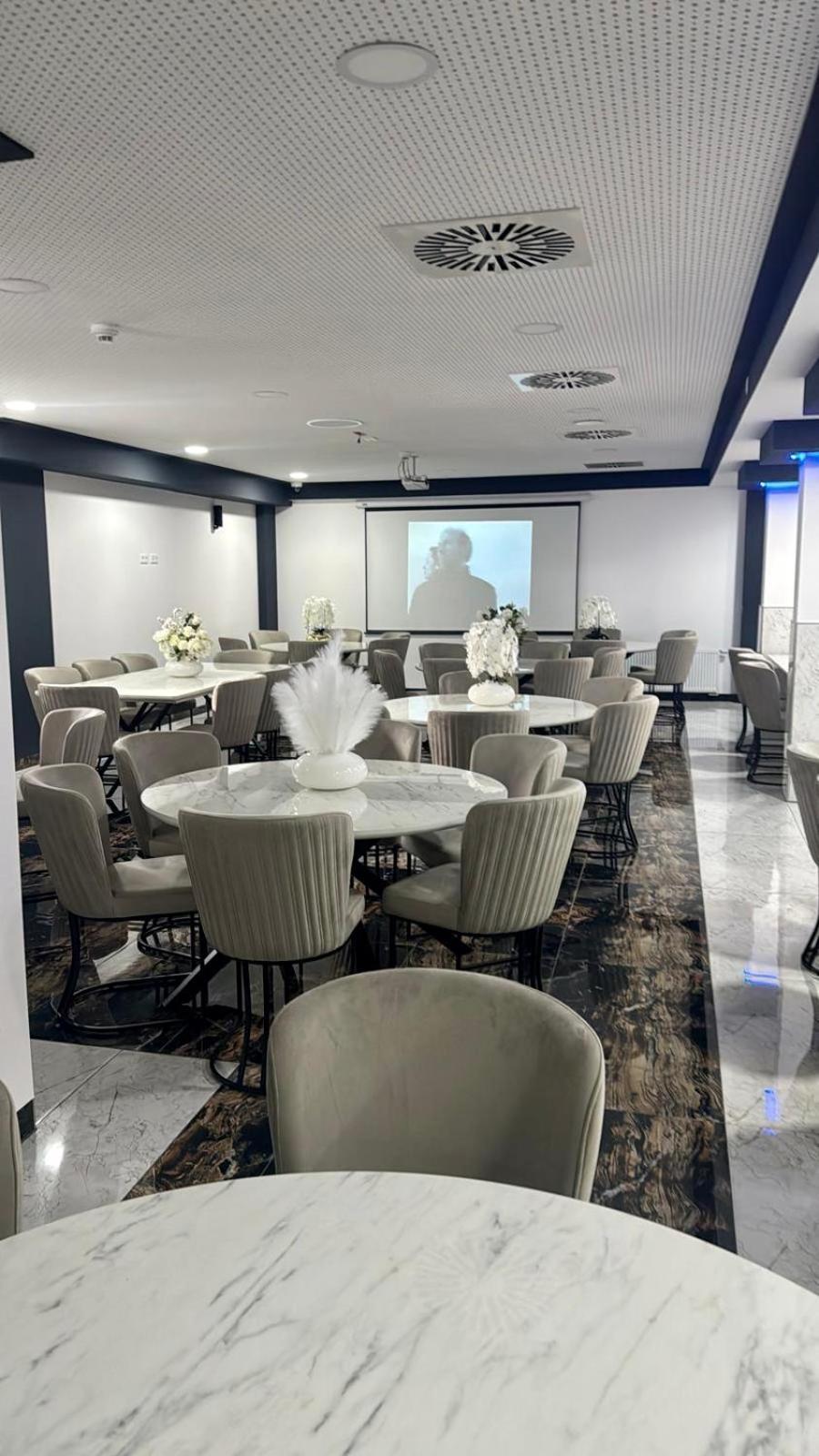 Hotel Montenegro Wormacja Zewnętrze zdjęcie